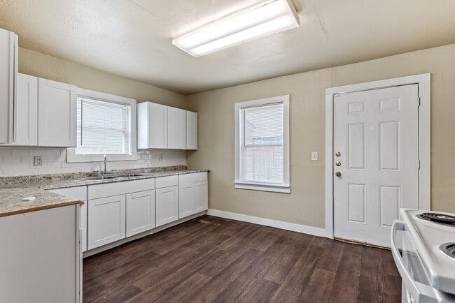 Building Photo - 4324 Avenue H