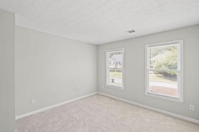 Building Photo - 10905 Pinewalk Forest Cir