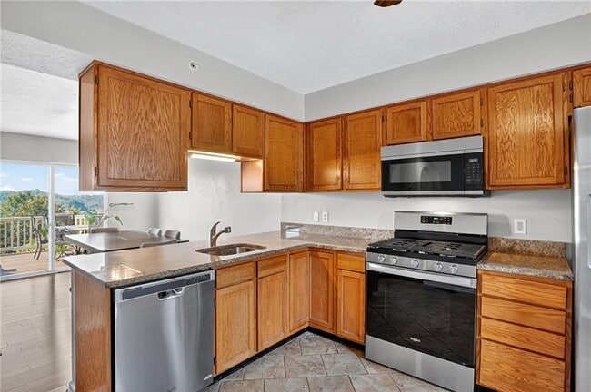 Building Photo - 117 Scenic Hill Dr
