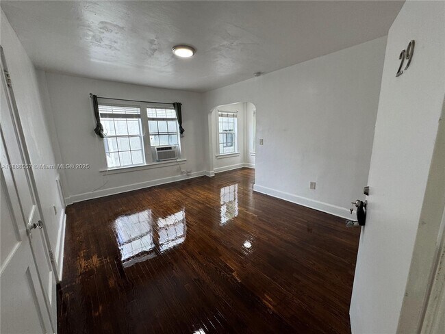 Building Photo - 177 NE 50th St