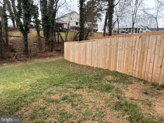 Building Photo - 610 Pendleton Ln