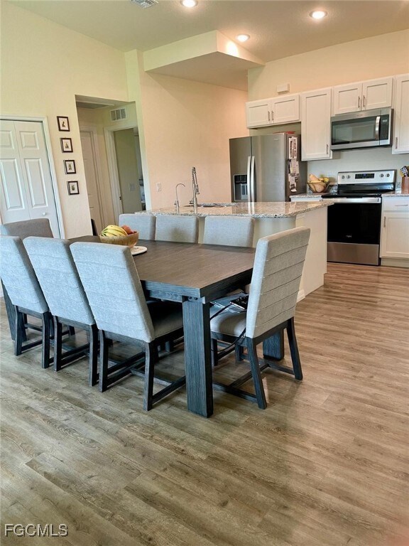 Building Photo - 9025 E Broad Ct