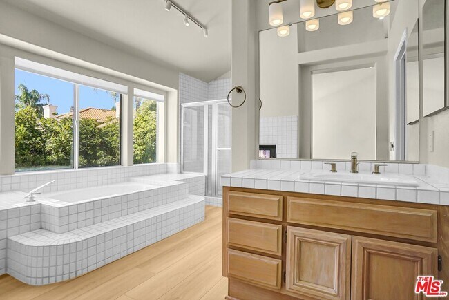 Building Photo - 2605 Country Ln