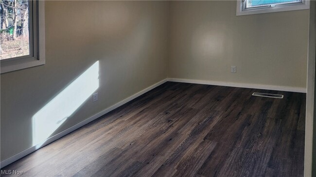 Building Photo - 9315 Glenwood Trail