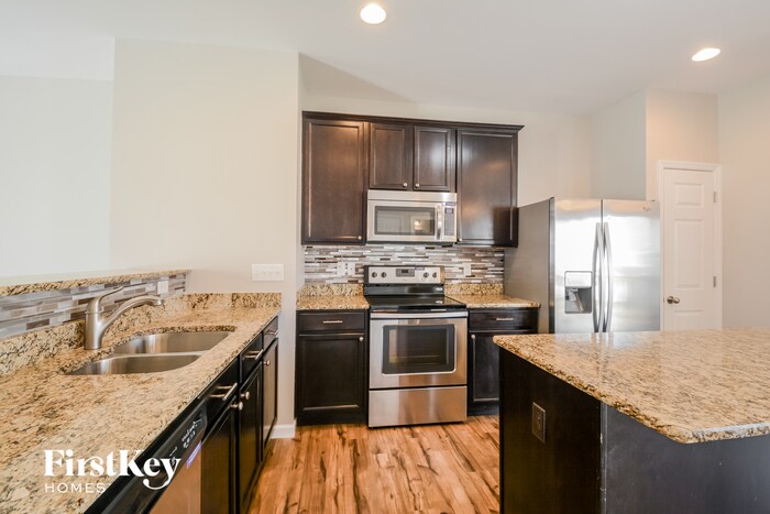 Building Photo - 121 Siena Dr