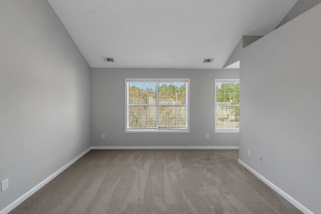 Building Photo - Stunning 4-Bedroom, 3-Bathroom Home