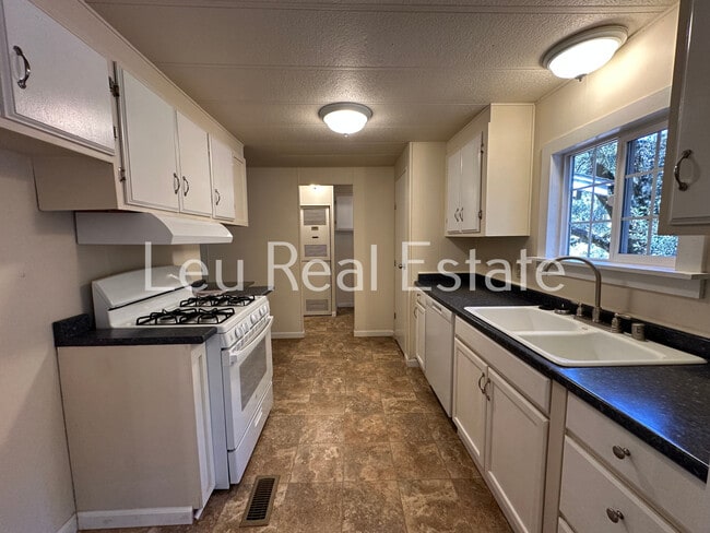 Building Photo - 4700 Mineral Way