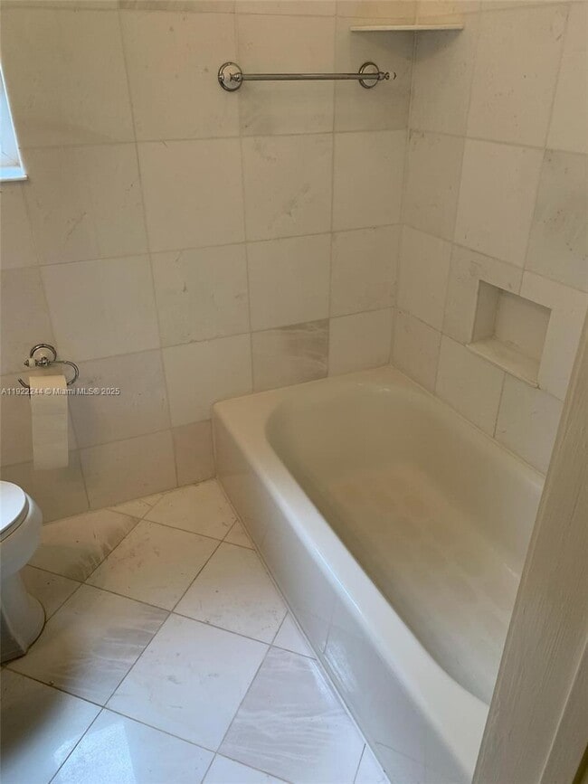 Building Photo - 809 Almeria Ave