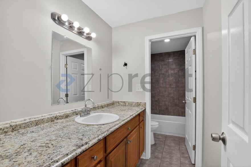 Building Photo - 3575 Oakvale Rd