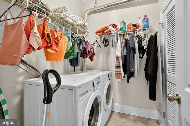 Building Photo - 946 N 2nd St