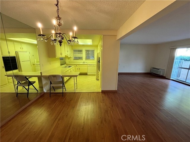 Building Photo - 953 Avenida Carmel