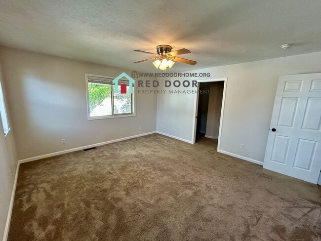 Building Photo - Modern 4 Bed, 3 Bath Home – Pet Friendly w...