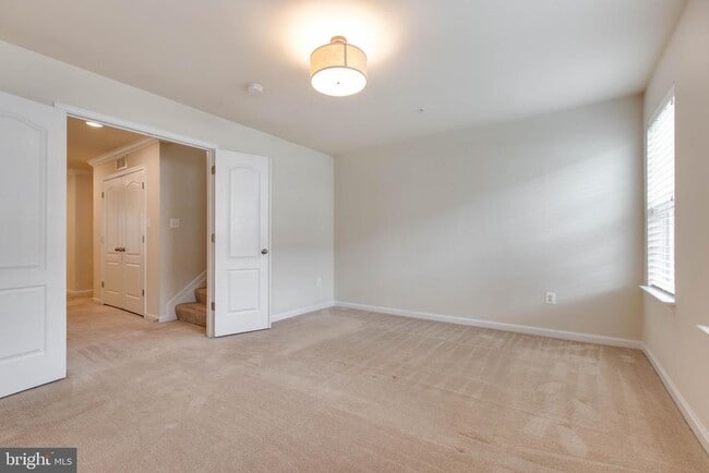 Building Photo - 7048 Foxton Way