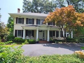 Building Photo - 820 Fleming Ave
