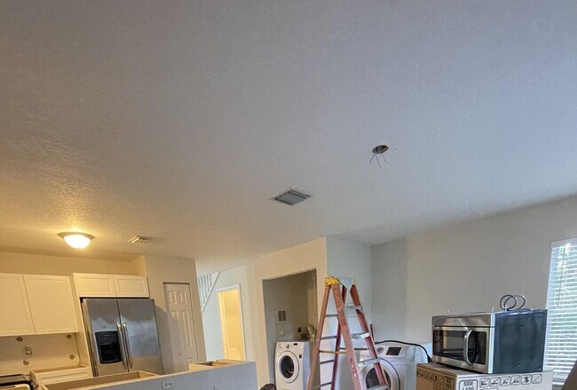 Building Photo - 975 Summit Lake Dr