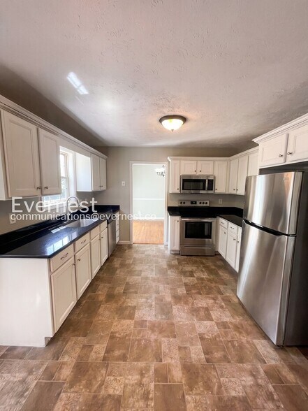 Building Photo - 1504 Apache Way