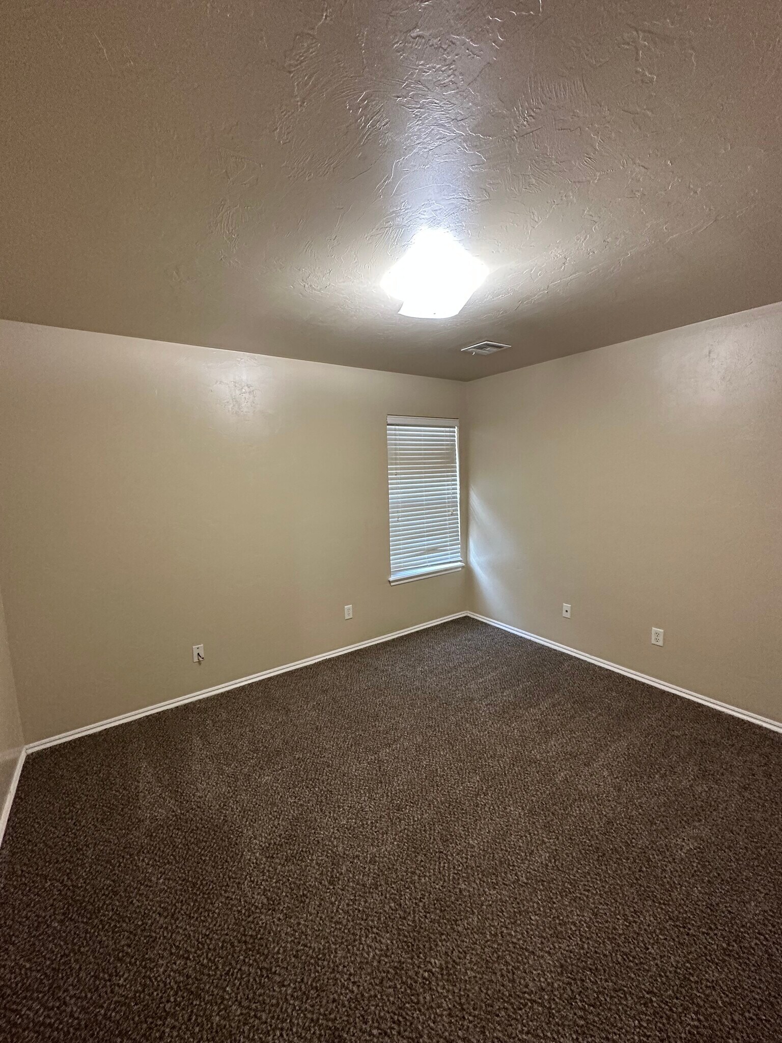 Building Photo - 809 Beechwood Way