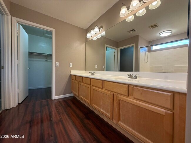 Building Photo - 2537 S Sunnyvale Ave