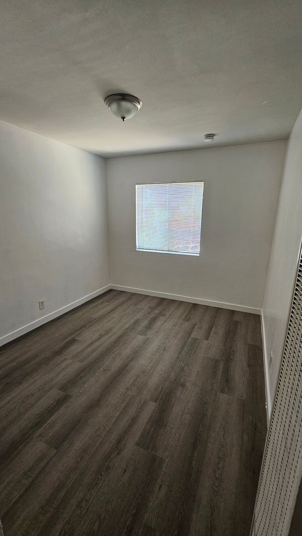 Building Photo - 2522-2522 1/2