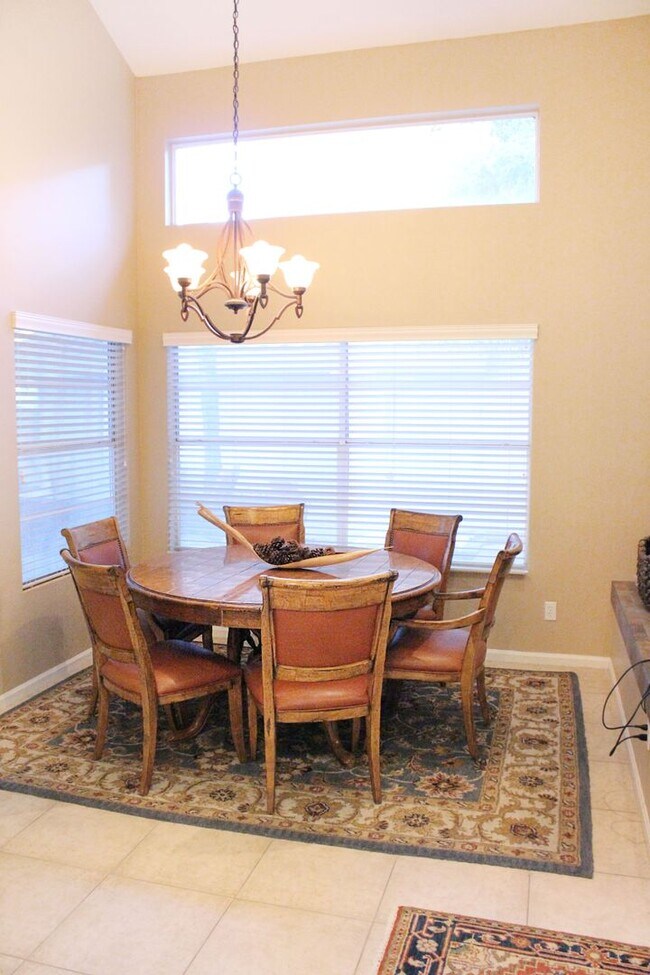 Building Photo - Mesa Gem with Pool for Rent!
