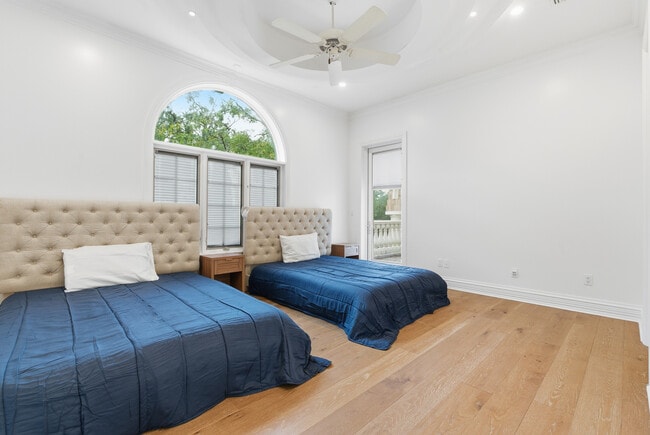 Building Photo - 4407 W Dale Ave