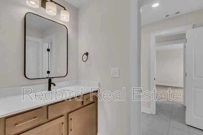 Building Photo - 911 Heatherfield Ln