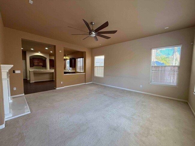 Building Photo - Absolutely Gorgeous Home in Gated Rosevill...