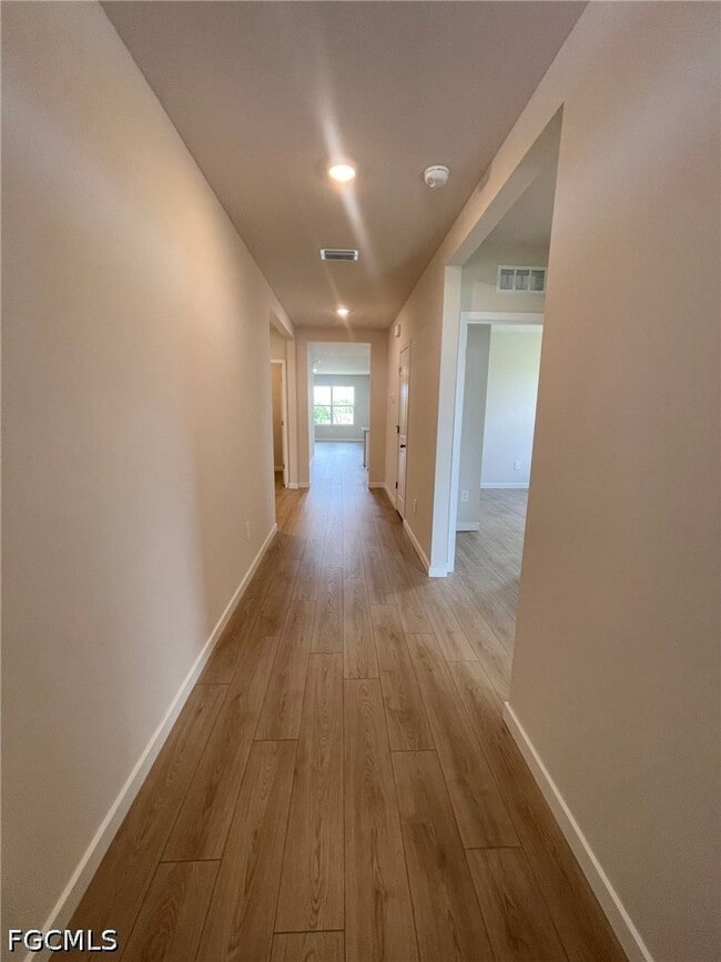 Building Photo - 1321 NE 9th St