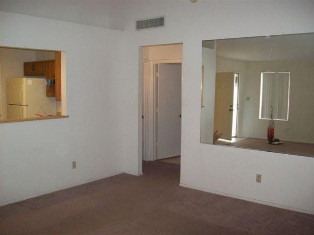 Building Photo - 3122 E Topeka Dr