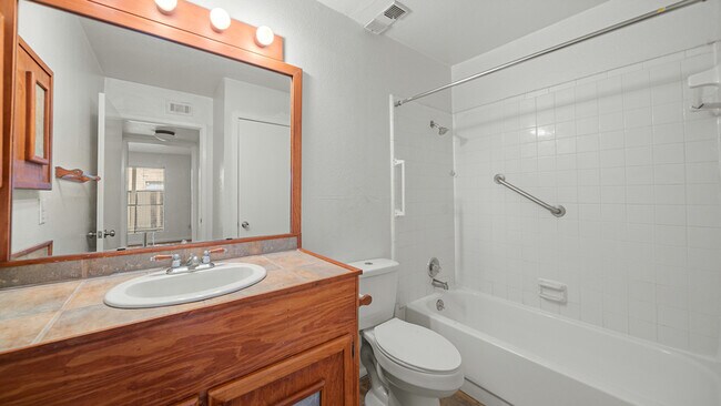 Building Photo - 2100 Wilcrest Dr