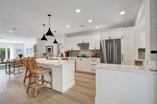 Building Photo - 3206 Robbins Rd