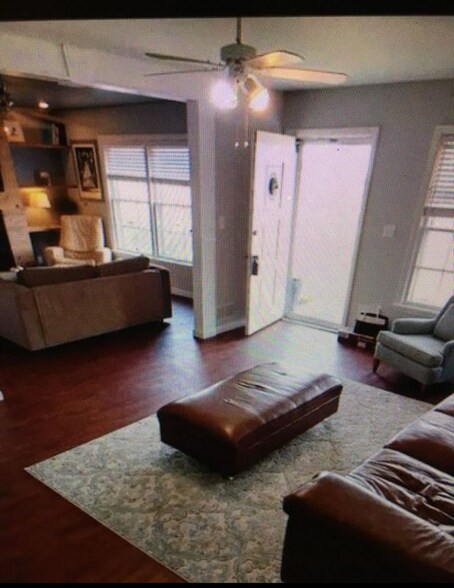 Building Photo - 3010 Taylorsville Rd