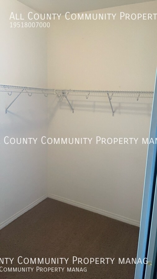 Building Photo - 40298 Hannah Way