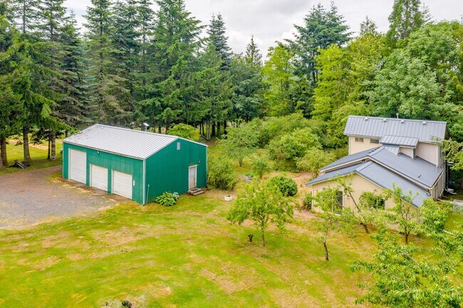 Building Photo - PRIVATE HOMESTEAD WITH ACREAGE & SHOP