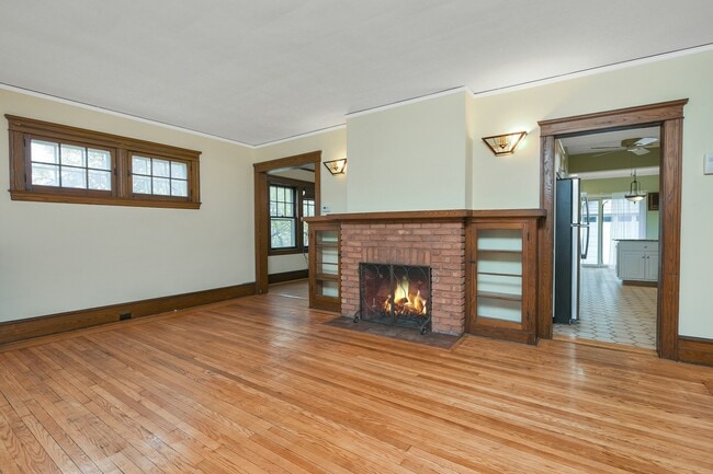 Building Photo - 195 Hillside Ave