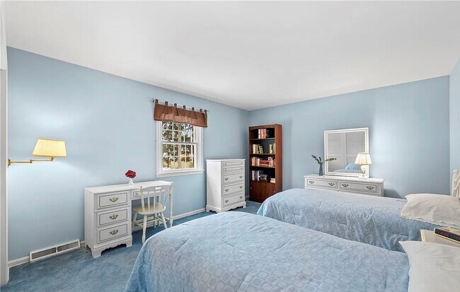 Building Photo - 118 Clairhaven Dr