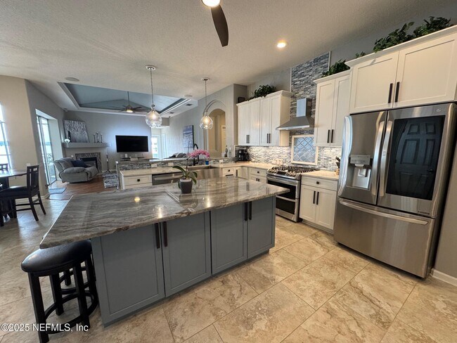 Building Photo - 4911 Toproyal Ln