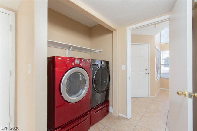 Building Photo - 8348 Granite Peak Ct