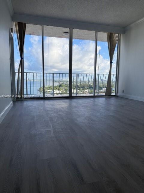 Building Photo - 7601 E Treasure Dr