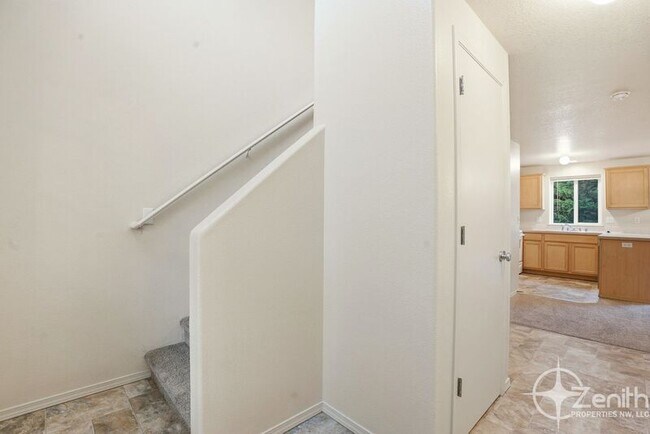 Building Photo - 3000 Cherry St