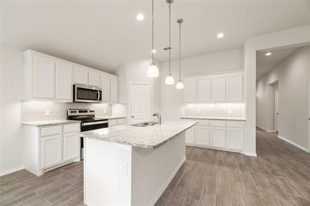 Building Photo - 635 Frio Ln