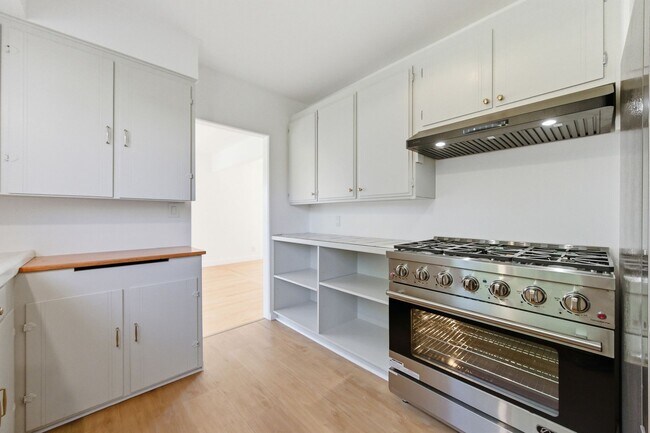 Building Photo - Charming 2 bed, 1.5 bath Alta Heights Home