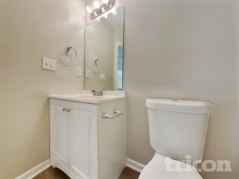 Building Photo - 477 Rosewood Cir