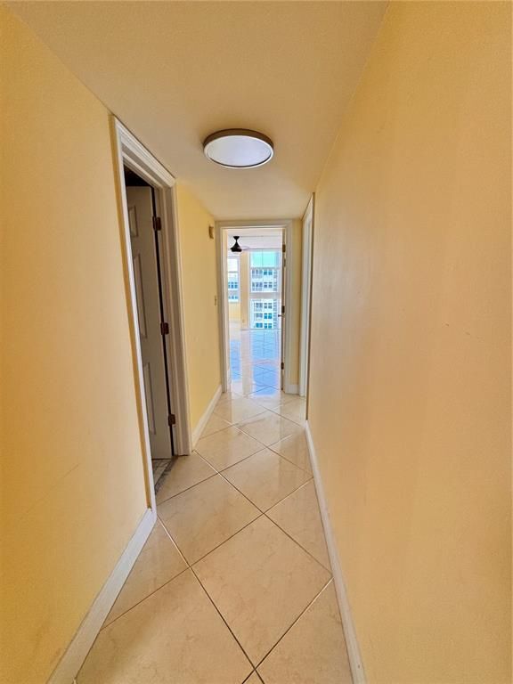 Building Photo - 1370 S Ocean Blvd