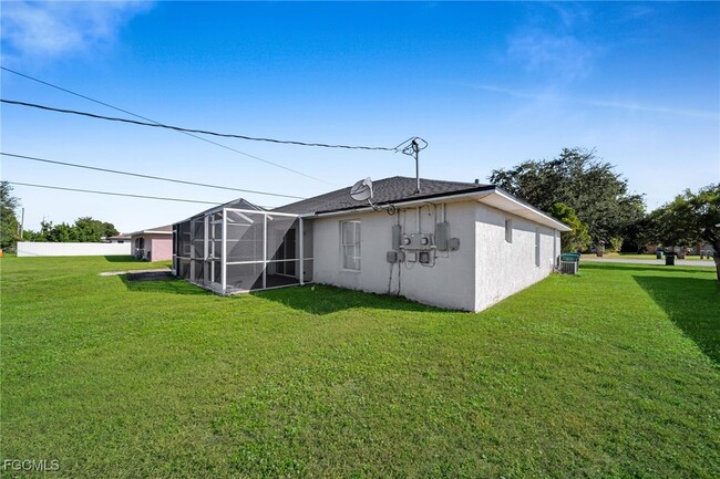 Building Photo - 1214 SE 24th Ave