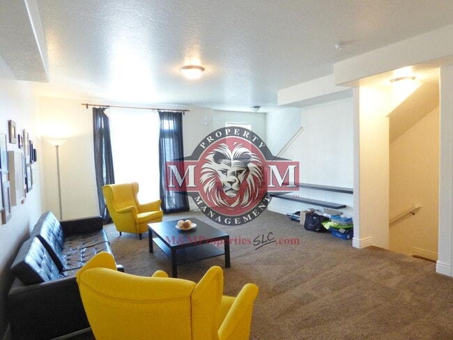 Building Photo - 3 Bd 3.5 Bath 2 Car Garage Townhome in Sandy