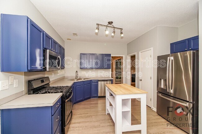 Building Photo - 16125 Farmall Dr