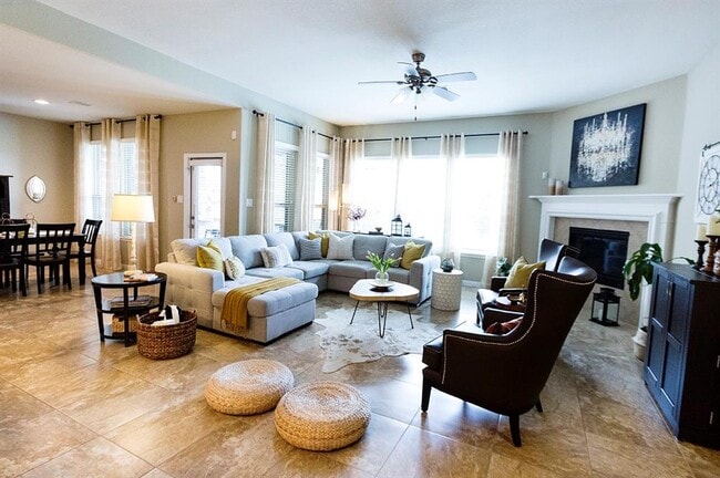 Building Photo - 25630 Foxrun Vista Dr