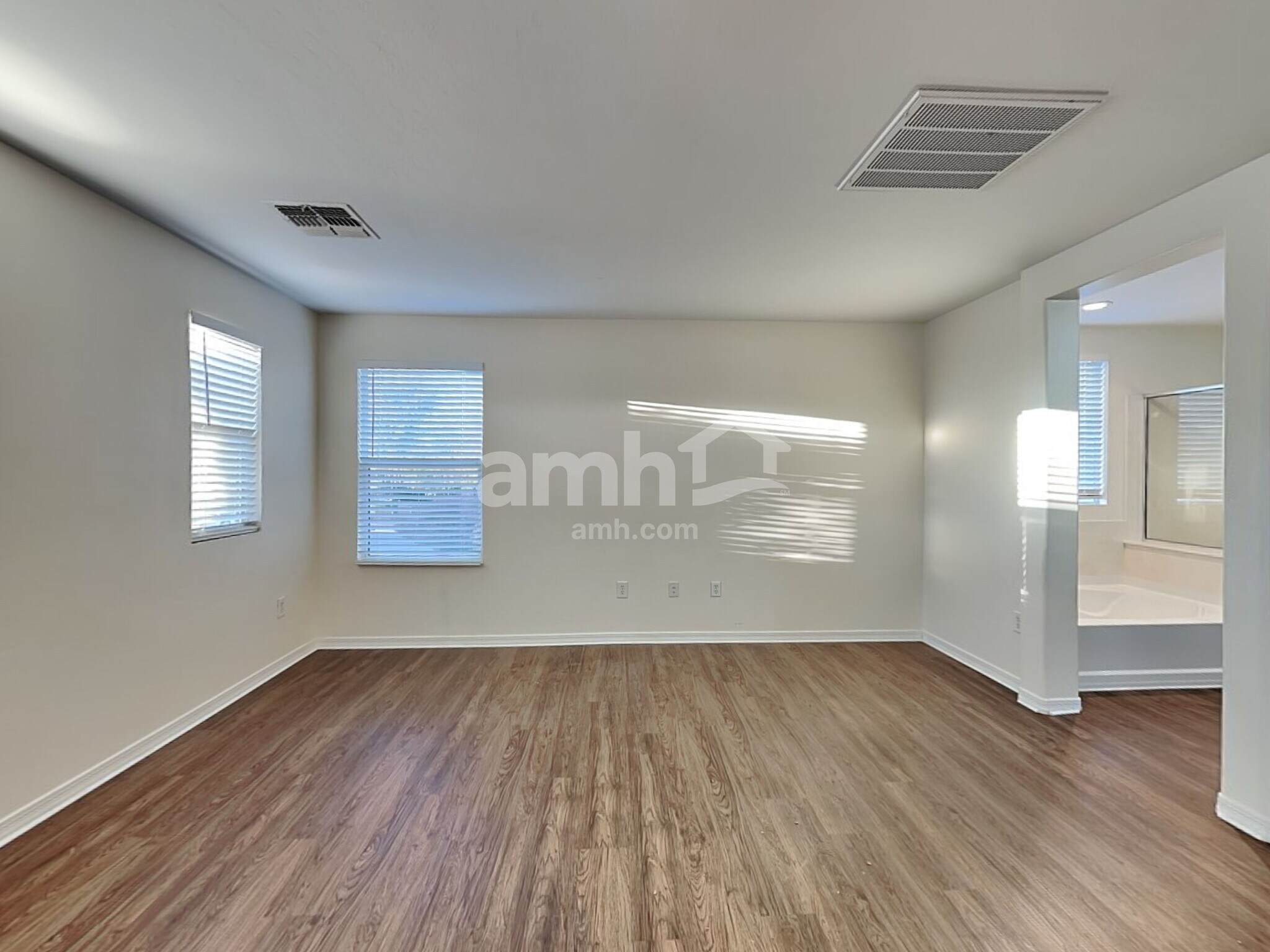 Building Photo - 739 W Paseo Celestial