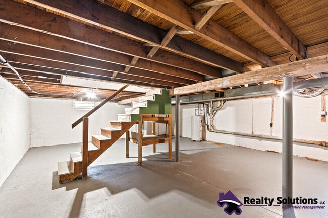Building Photo - 503 4th St